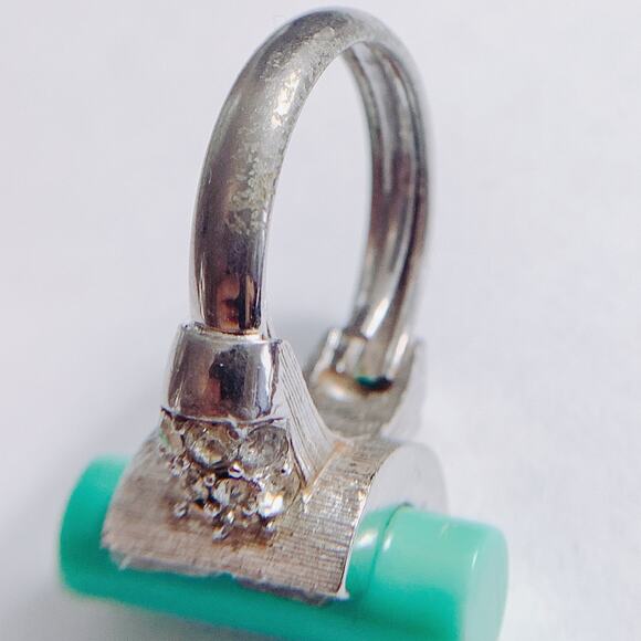 Vintage Trifari Ring Art Deco Style Green Lucite Rhinestone Size 5.75 Adjustable - Picture 8 of 16